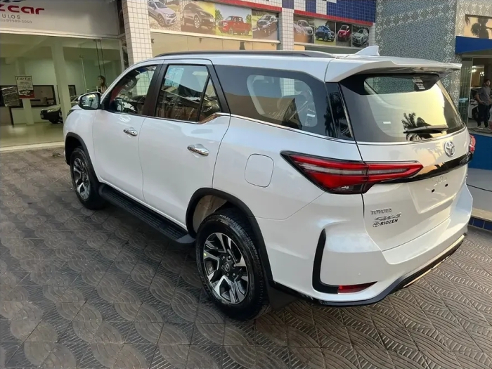 Toyota SW4 